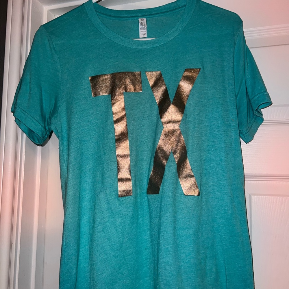 Tee shirt